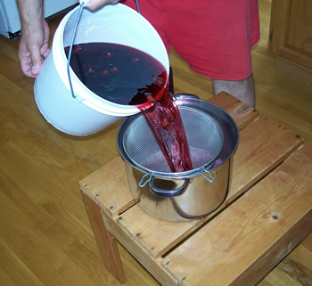 pouring liqueur